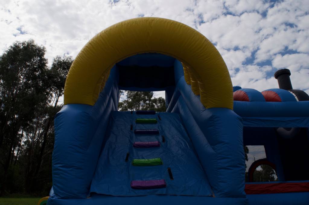 thomas the tank engine jumping castle