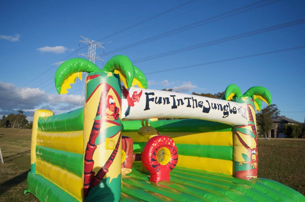 Jungle jumping castle with obstacles